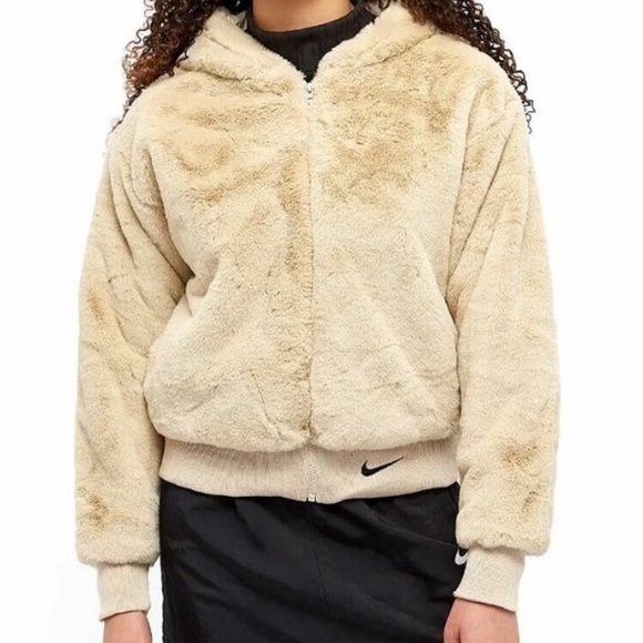 Nike Sportswear Essentials Faux Fur Jacket DD5116-013 Women Size xs - Picture 8 of 9